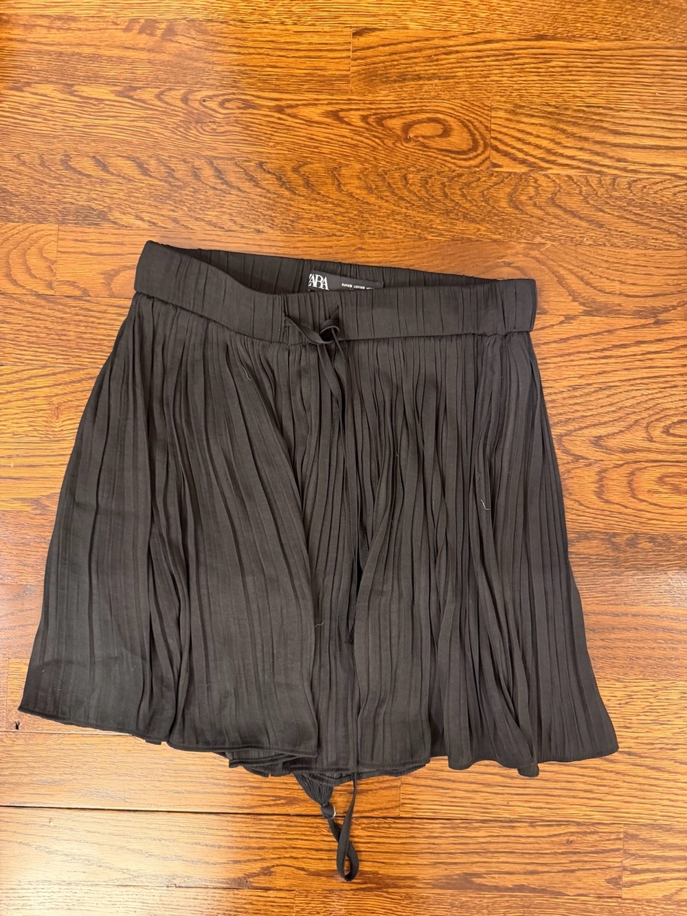 Zara Black Pleated Mini shorts